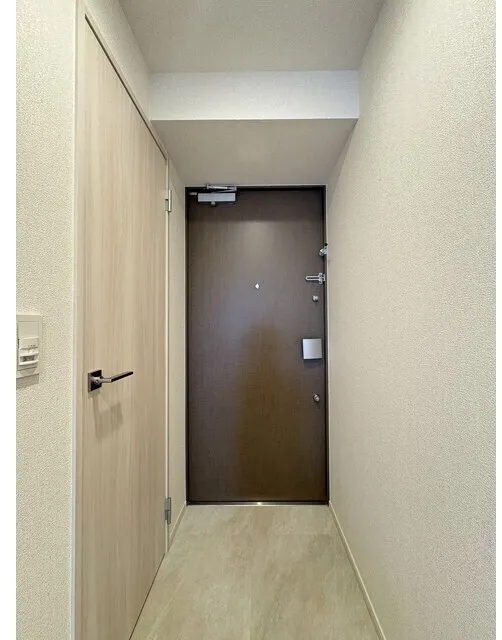 Due Oku - Interior - ["Wall", "Flooring", "Wood"]