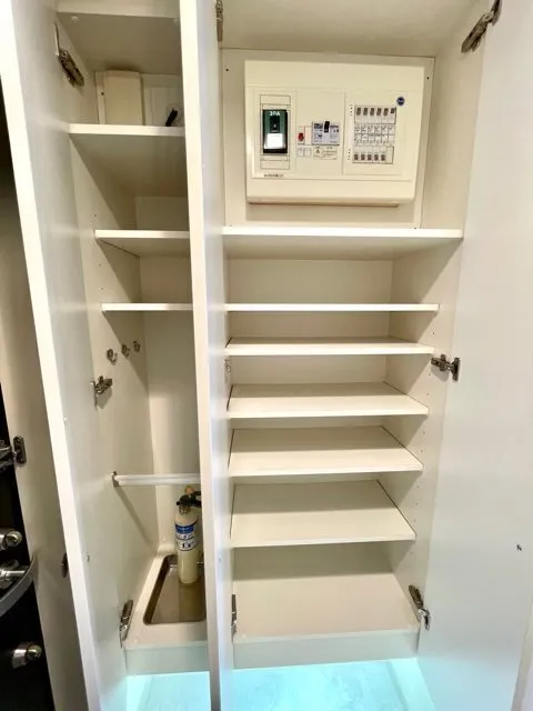 Residia Nakaochiai - Interior - ["Technology", "Machine", "Shelving"]
