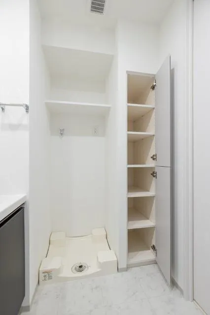 ORSUS Minowa - Interior - ["Wall", "Flooring", "Wood"]