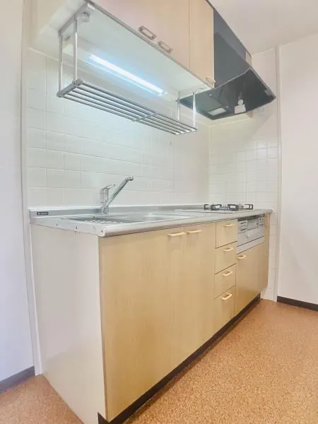Southern Cross Plaza - Interior - ["Cabinetry", "Building", "Countertop"]
