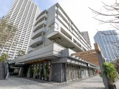 River City 21 East Towers 7 - Exterior - ["Daytime", "High-rise building", "Apartment"]