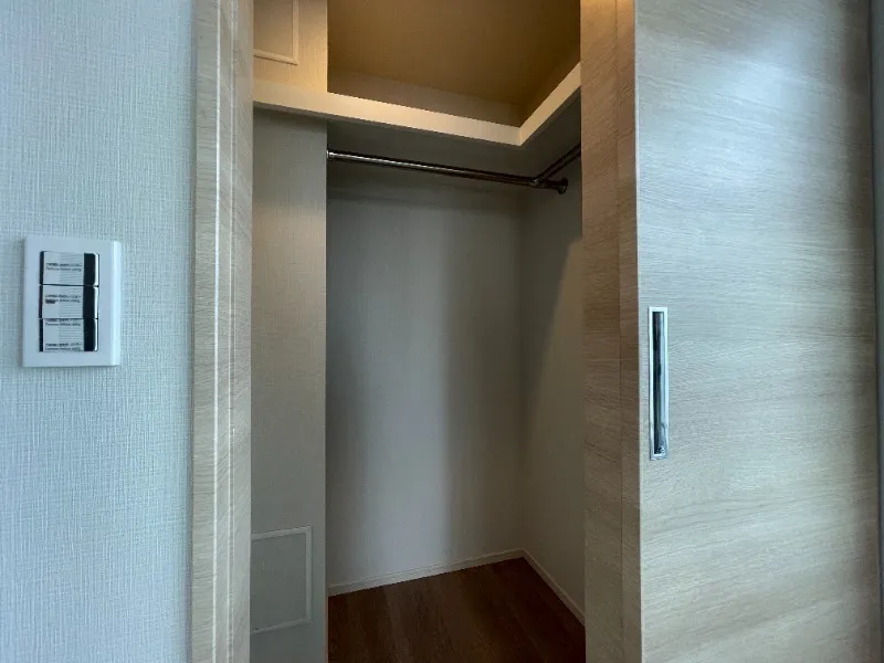 Pierce Kakinokizaka - Interior - ["Flooring", "Wood", "Floor"]