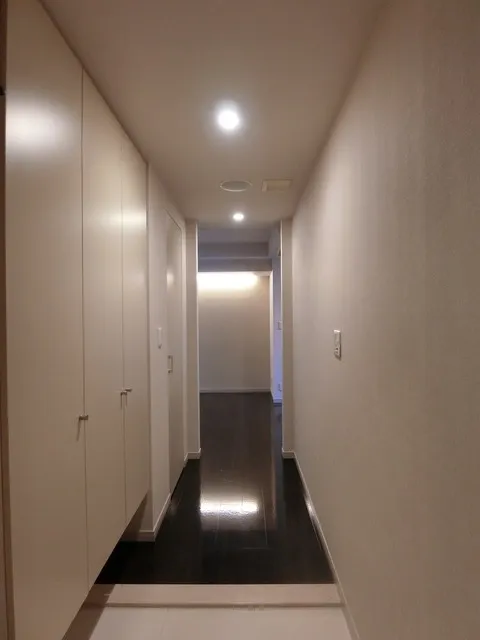 Park Habio Sutengumae - Interior - ["Building", "Fixture", "Wood"]