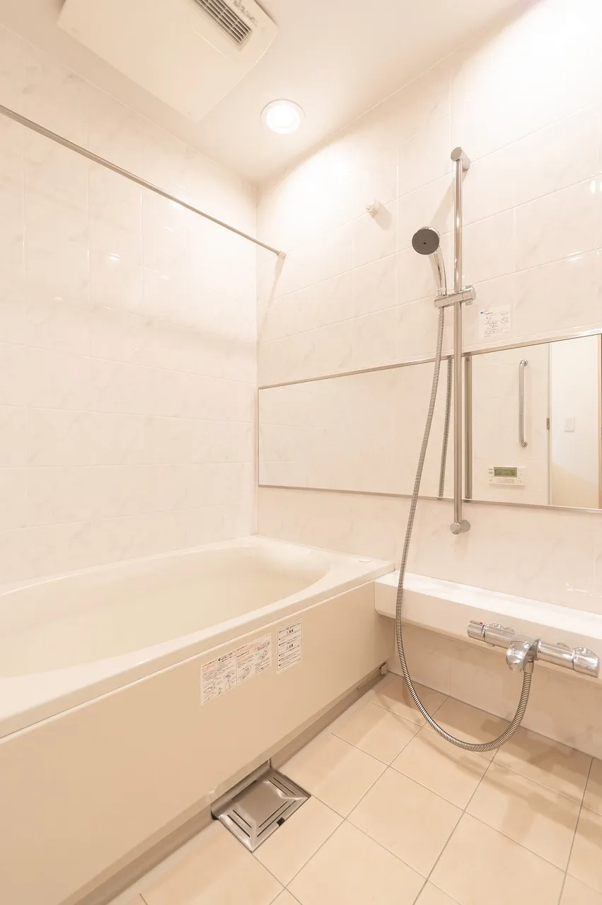 Central Park Tower La Tour Shinjuku - Interior - ["Plumbing fixture", "Shower head", "Bathtub"]