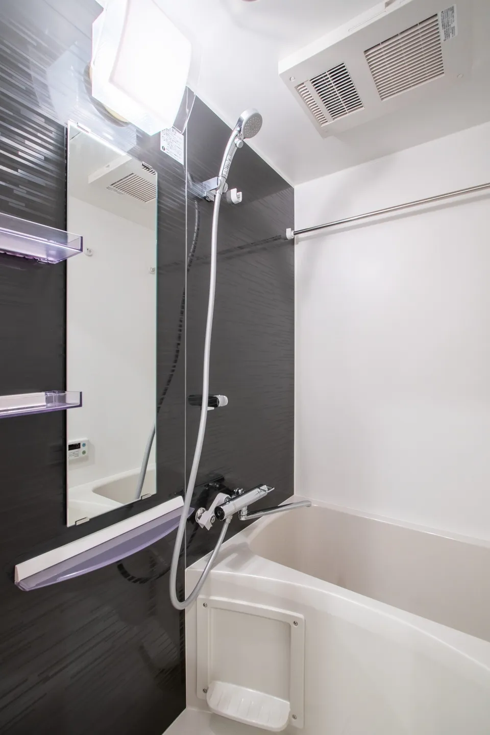 Hmlet Shinjuku Gyoenmae - Interior - ["Plumbing fixture", "Flooring", "Bathroom"]