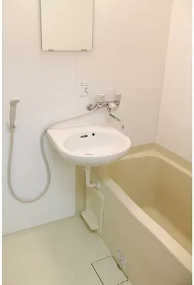 Court Sanya - Interior - ["Plumbing fixture", "Flooring", "Bathroom"]