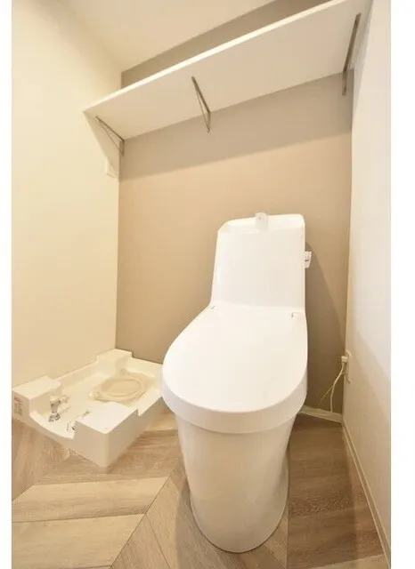 CASA PIAZZA Shimomaruko - Interior - ["Toilet seat", "Toilet", "Plumbing fixture"]