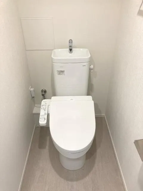 Park Axis Ryogoku Square - Interior - ["Brown", "Toilet seat", "Plumbing fixture"]