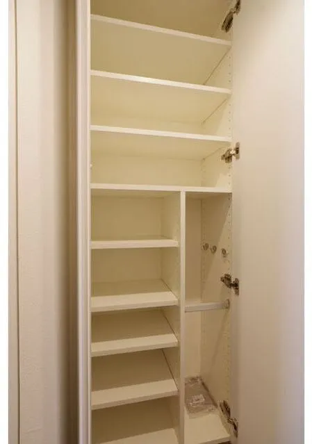Zinnia Fudomae - Interior - ["Furniture", "Shelf", "Fixture"]