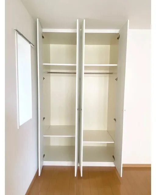 Casa Del Sol Koishikawa - Interior - ["Wood", "Cupboard", "Wardrobe"]