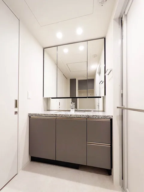 Comforia Shibaura MOKU - Interior - ["Wall", "Flooring", "Interior design"]