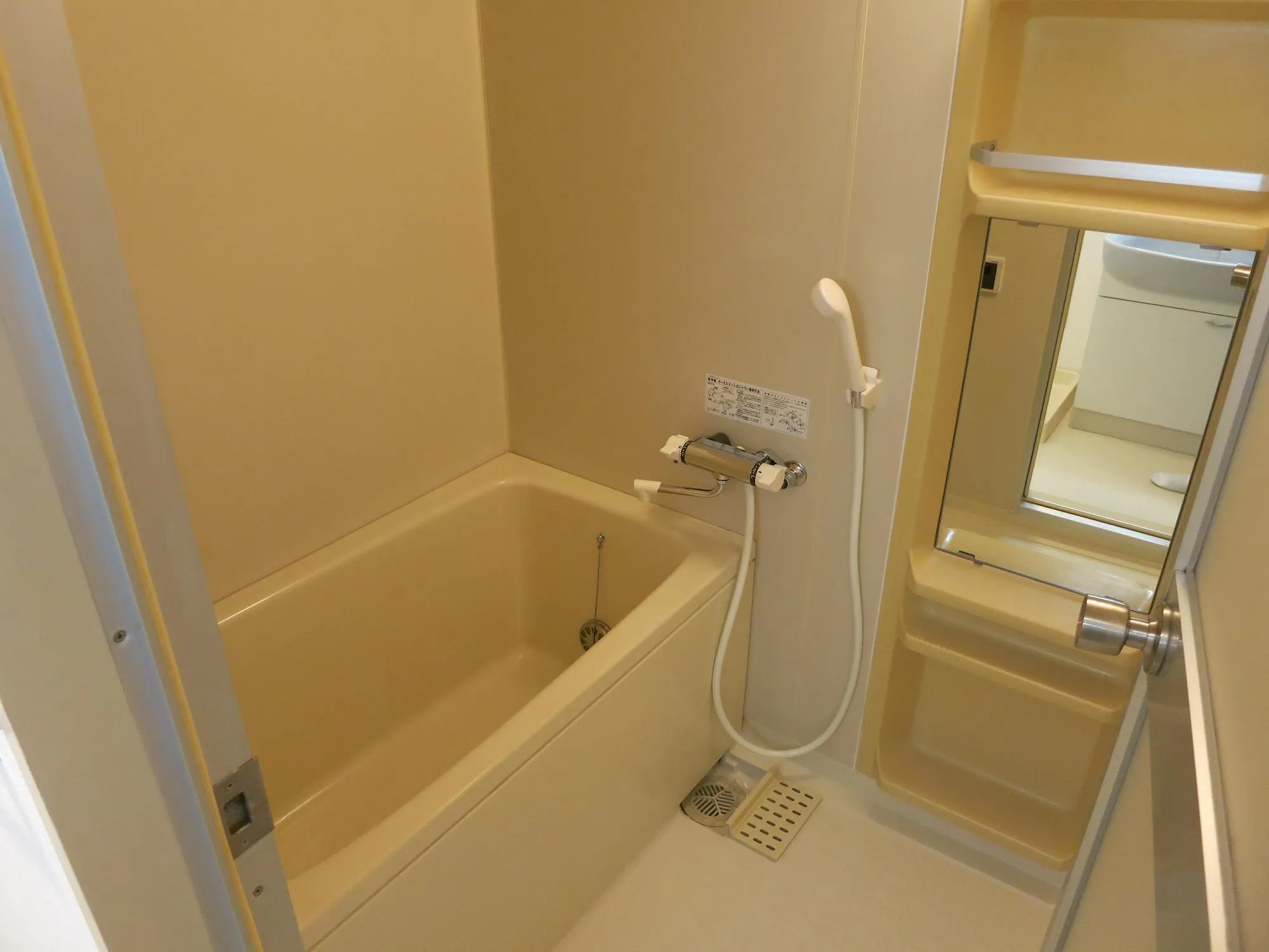 WillDo Otsuka - Interior - ["Plumbing fixture", "Flooring", "Floor"]