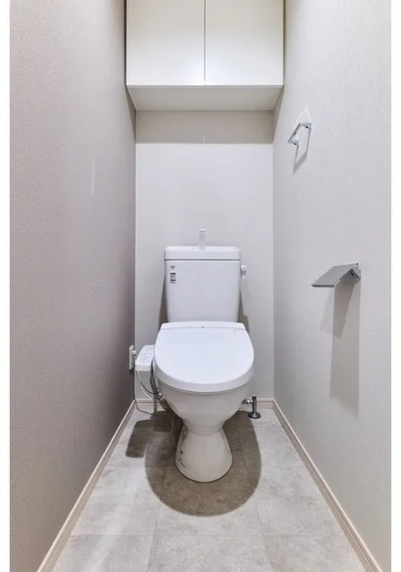 Gran Casa Hikifune II - Interior - ["Toilet seat", "Toilet", "Plumbing fixture"]