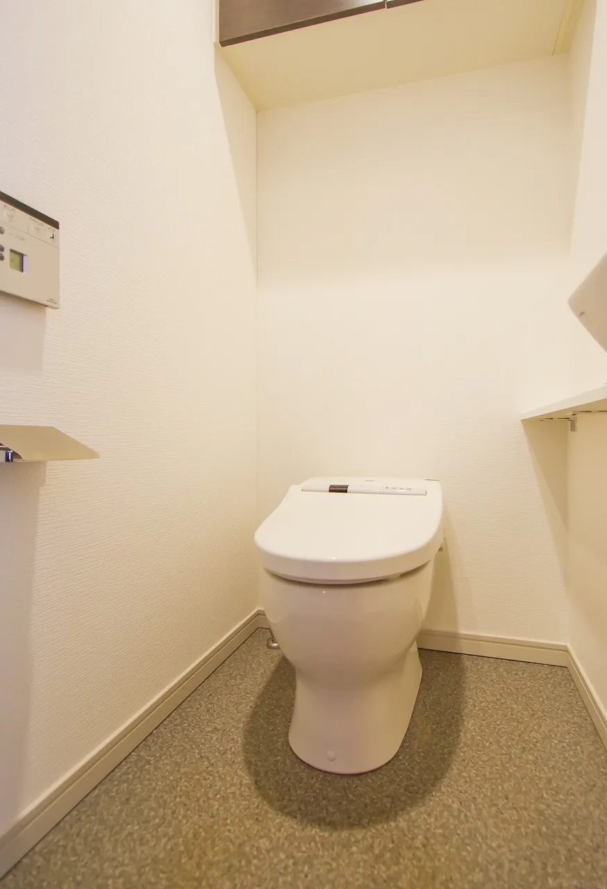 Platine Nishi Shinjuku - Interior - ["Toilet seat", "Toilet", "Bathroom"]
