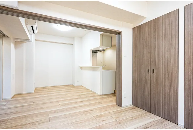Comforia Hatagaya - Interior - ["Building", "Rectangle", "Wood"]