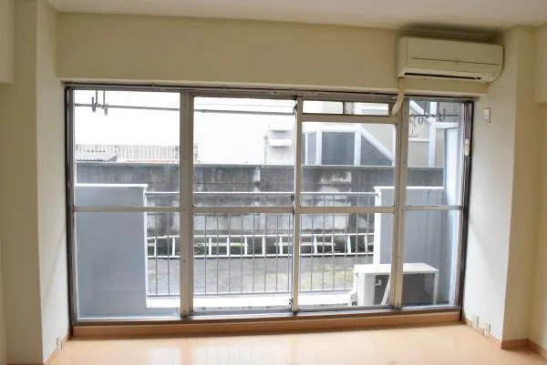 Asakawa Corp. - Interior - ["Apartment", "Glass", "Daylighting"]