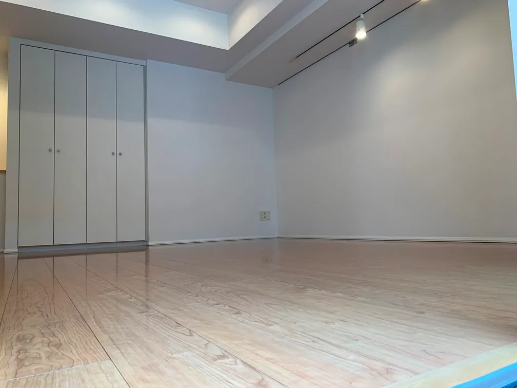La Douceur Sugamo - Interior - ["Property", "Building", "Wood"]