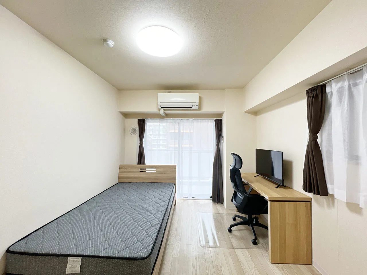 Mynavi Stay Kachidoki - Interior - ["Furniture", "Flooring", "Wood"]
