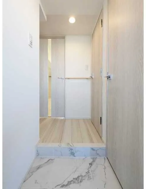 Comforia Liv Hirai MUTIO - Interior - ["Flooring", "Floor", "Wood"]