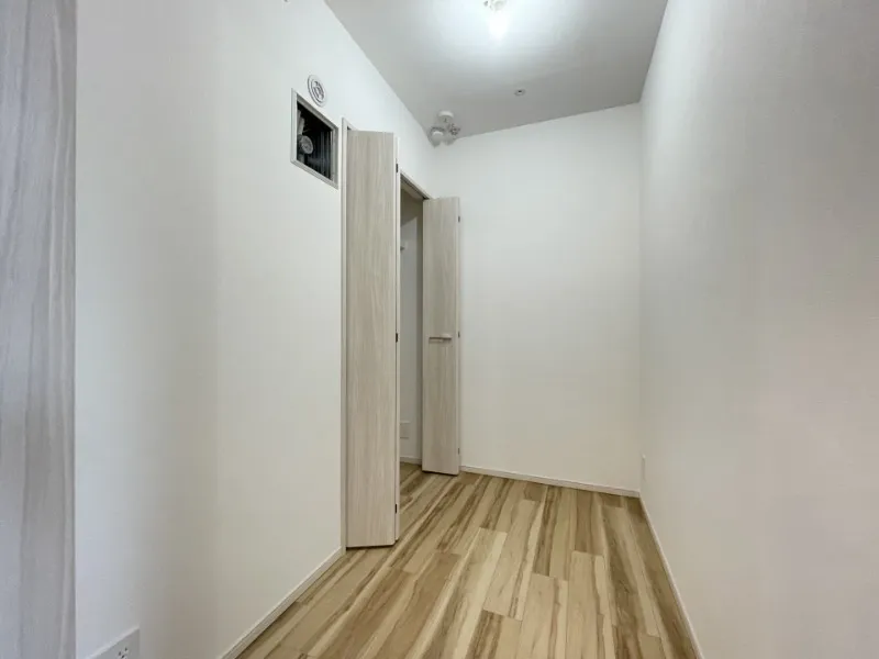 Crevia Rigze Kamata Nishi - Interior - ["Flooring", "Wood flooring", "Wall"]