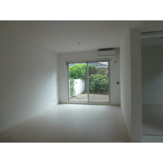 Sanc Terrace II - Interior - ["Plant", "Fixture", "Window"]