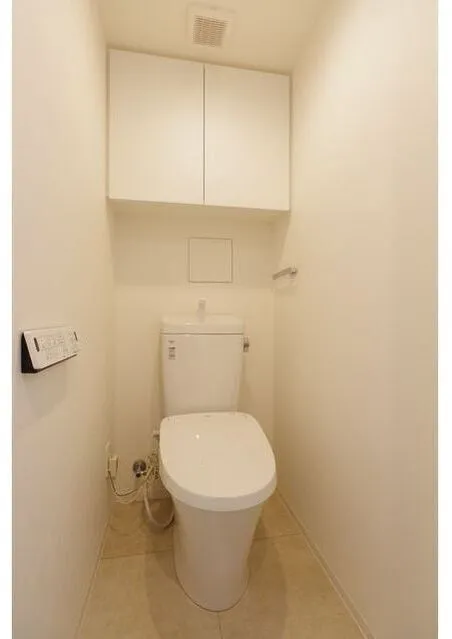 Zinnia Fudomae - Interior - ["Property", "Toilet", "Toilet seat"]