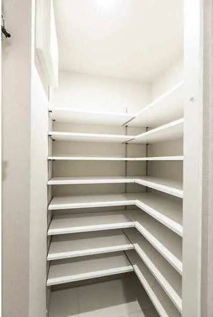 Ansolie Shimokitazawa - Interior - ["Shelving", "Wood", "Fixture"]
