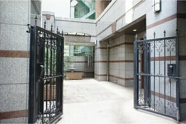 Prospect Glarsa Hiroo - Exterior - ["Iron", "Gate", "Property"]