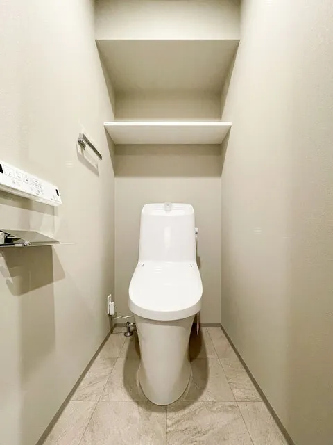 Duo Flatz Ikejiri Ohashi - Interior - ["Toilet seat", "Flooring", "Toilet"]