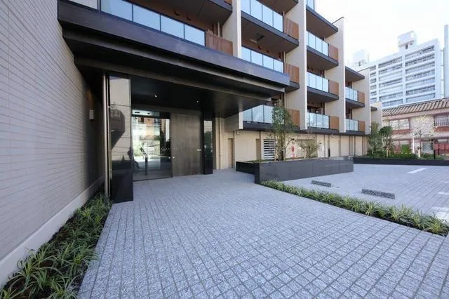 Baus Stage Hiroo - Exterior - ["Plant", "Building", "Daytime"]