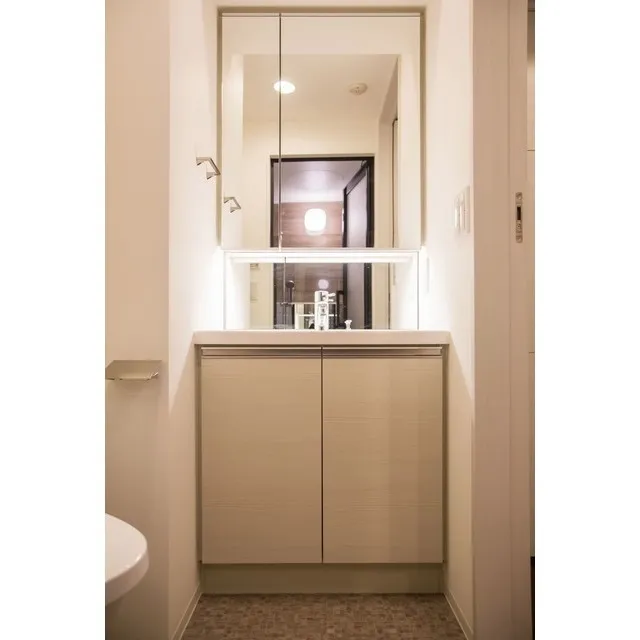 Comforia Shibuya West - Interior - ["Cabinetry", "Furniture", "Wood"]