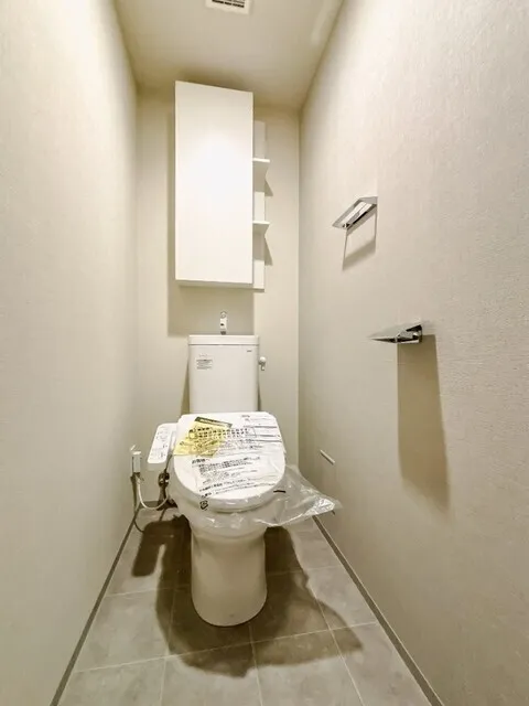 Royal Parks Ariake - Interior - ["Flooring", "Floor", "Toilet seat"]