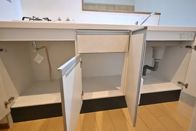 CENTRAL GARDEN RESIDENCE TOKYO - Interior - ["Wood", "Flooring", "Interior design"]