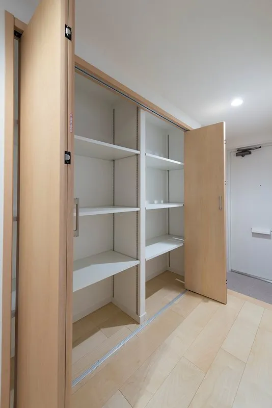 Residia Shibaura - Interior - ["Furniture", "Shelf", "Wood"]