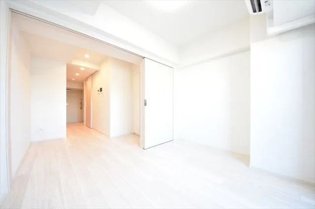 Grand Paseo Kiyosumi Shirakawa II - Interior - ["Flooring", "Floor", "Ceiling"]