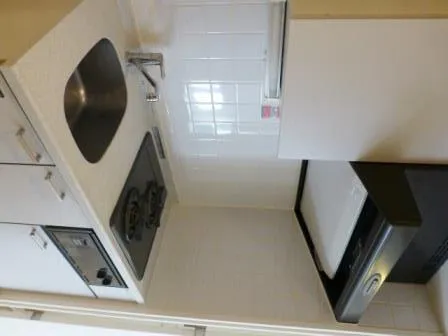 Residia Higashi Shinagawa - Interior - ["Automotive design", "Shelving", "Flooring"]