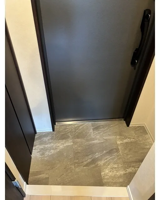 VORT Ogibashi Residence - Interior - ["Flooring", "Floor", "Grey"]