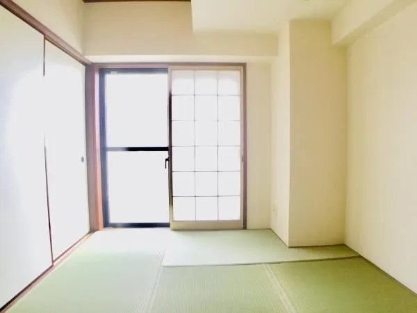 Townhouse Nakano - Interior - ["Door", "Fixture", "Building"]