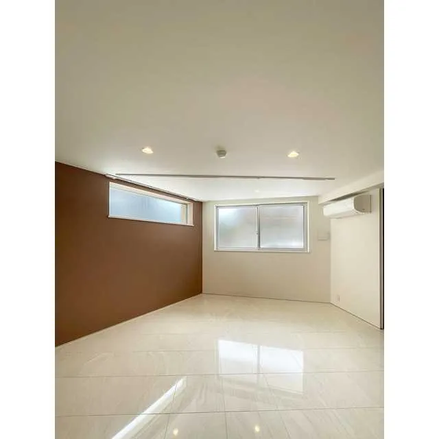 Quore Nakameguro - Interior - ["Building", "Fixture", "Shade"]