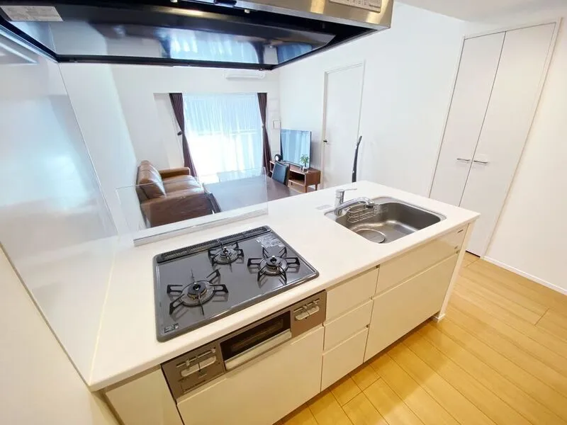 Genovia Shinjuku Nakaochiai Sky Garden - Interior - ["Kitchen", "Flooring", "Floor"]