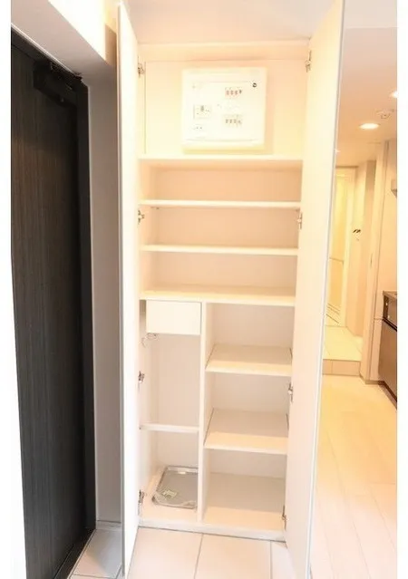 KDX Residence Kichijoji - Interior - ["Wood", "Flooring", "Floor"]
