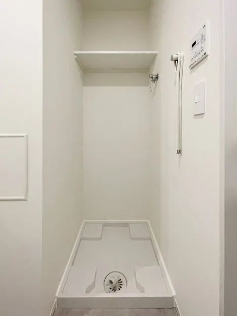 ASTILE Harajuku - Interior - ["Building", "Fixture", "House"]