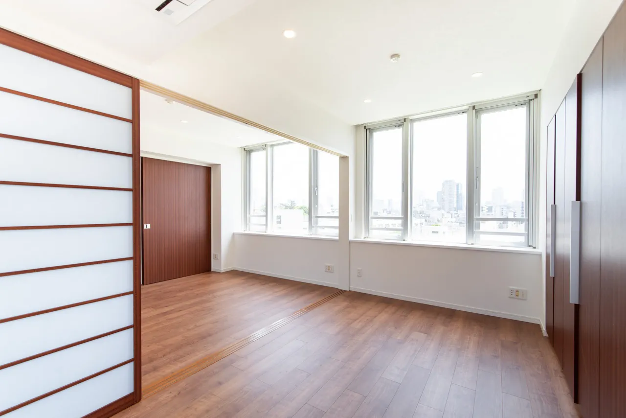 Apartments Motoazabu Uchidasaka - Interior - ["Flooring", "Wood flooring", "Floor"]