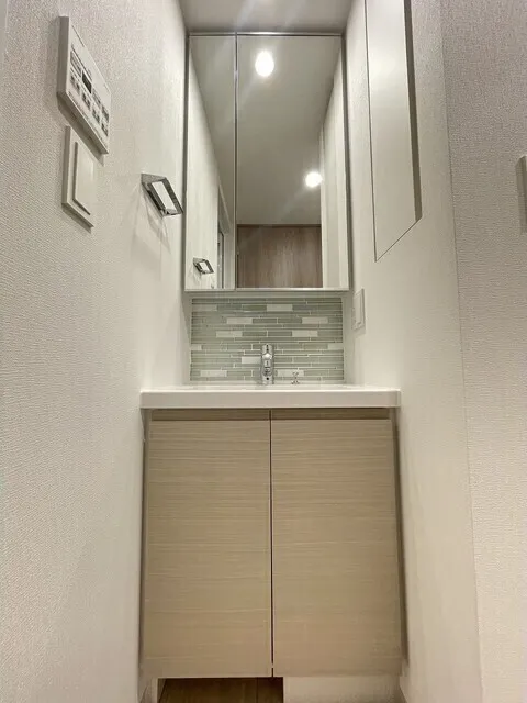 Stylio Kamata West - Interior - ["Flooring", "Wood", "Floor"]