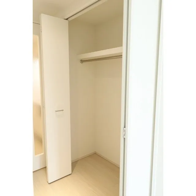 BPR Residence Monzen-Nakacho - Interior - ["Fixture", "Wood", "Automotive exterior"]