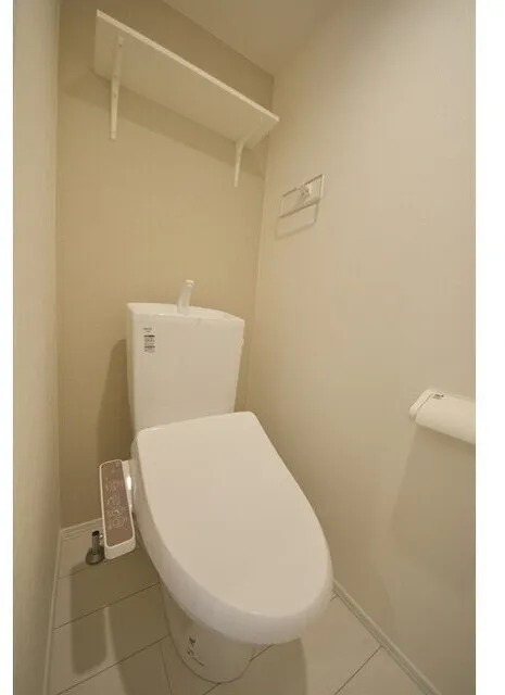 Room Magome - Interior - ["Toilet seat", "Toilet", "Flooring"]