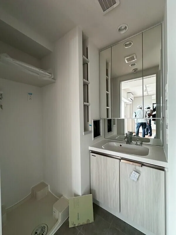 Lumique Omori - Interior - ["Flooring", "Floor", "Interior design"]