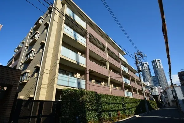 Maison Calm Nishi-Shinjuku - Exterior - ["Apartment", "Condominium", "Balcony"]