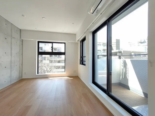 Comforia Kamimeguro - Interior - ["Building", "Window", "Fixture"]