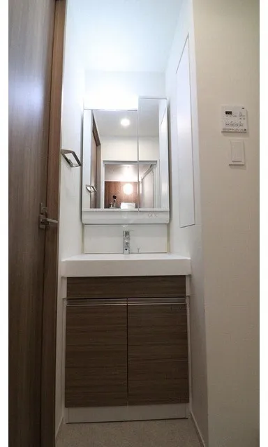 Chef Rule Shin Okachimachi II - Interior - ["Flooring", "Floor", "Interior design"]